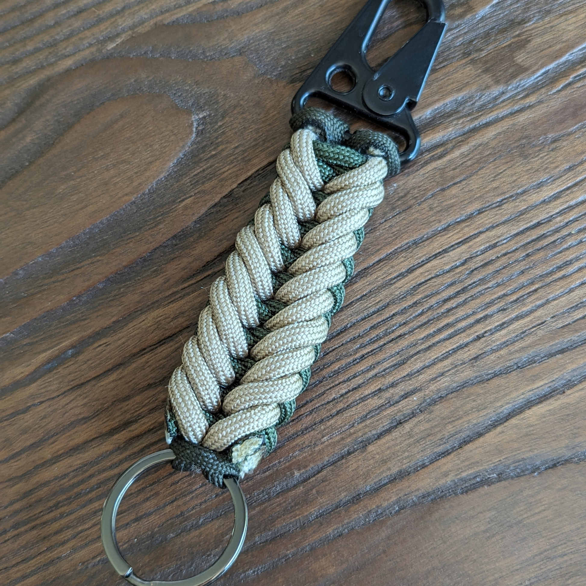 Hunter Green Two-Tone Paracord Keychain